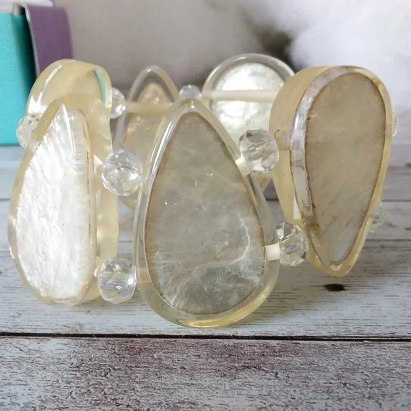 Bold Acrylic Beaded Stretch Bracelet in Soft Neutrals - Picture 4 of 4